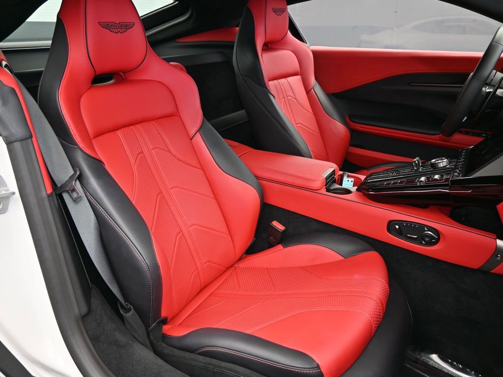 Used 2025 Aston Martin V8 Vantage Coupe image 55