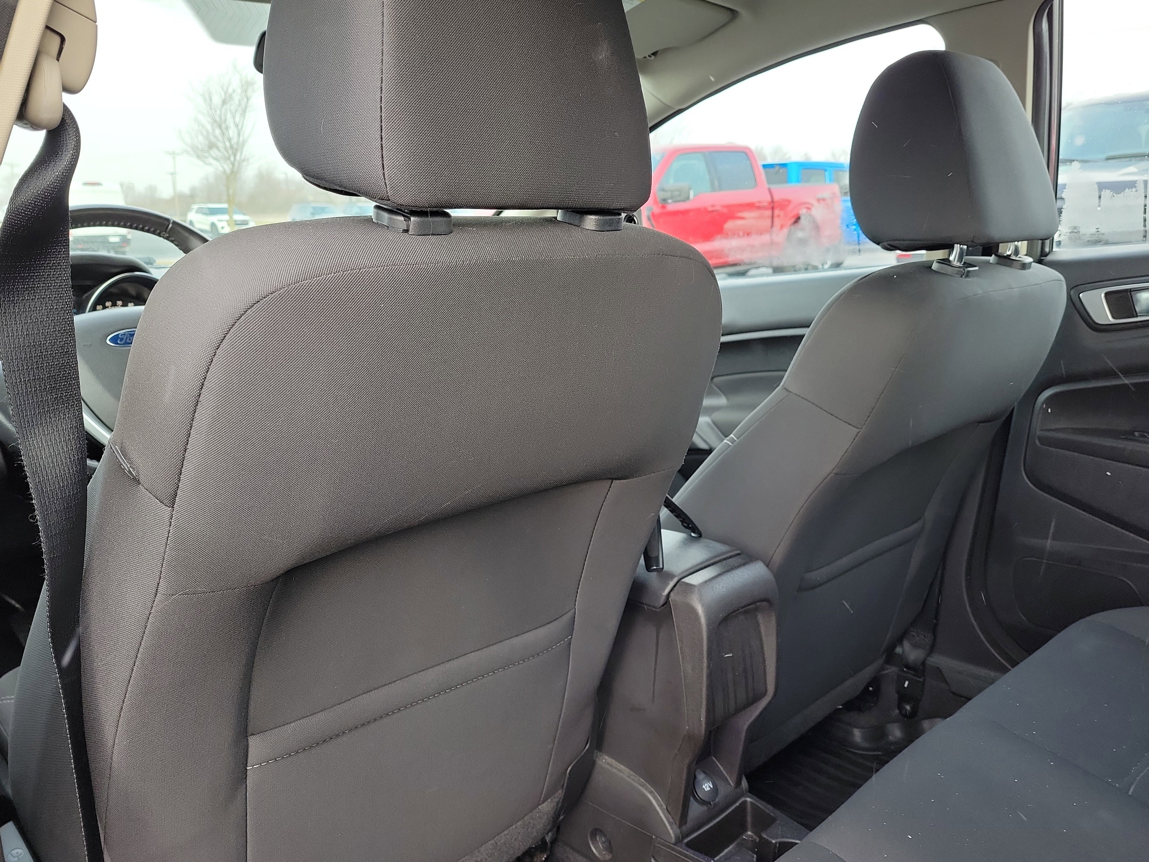 Used 2015 Ford Fiesta SE image 11