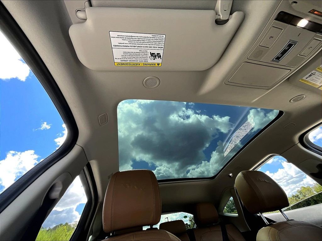 Used 2022 Jaguar E-PACE SE image 21