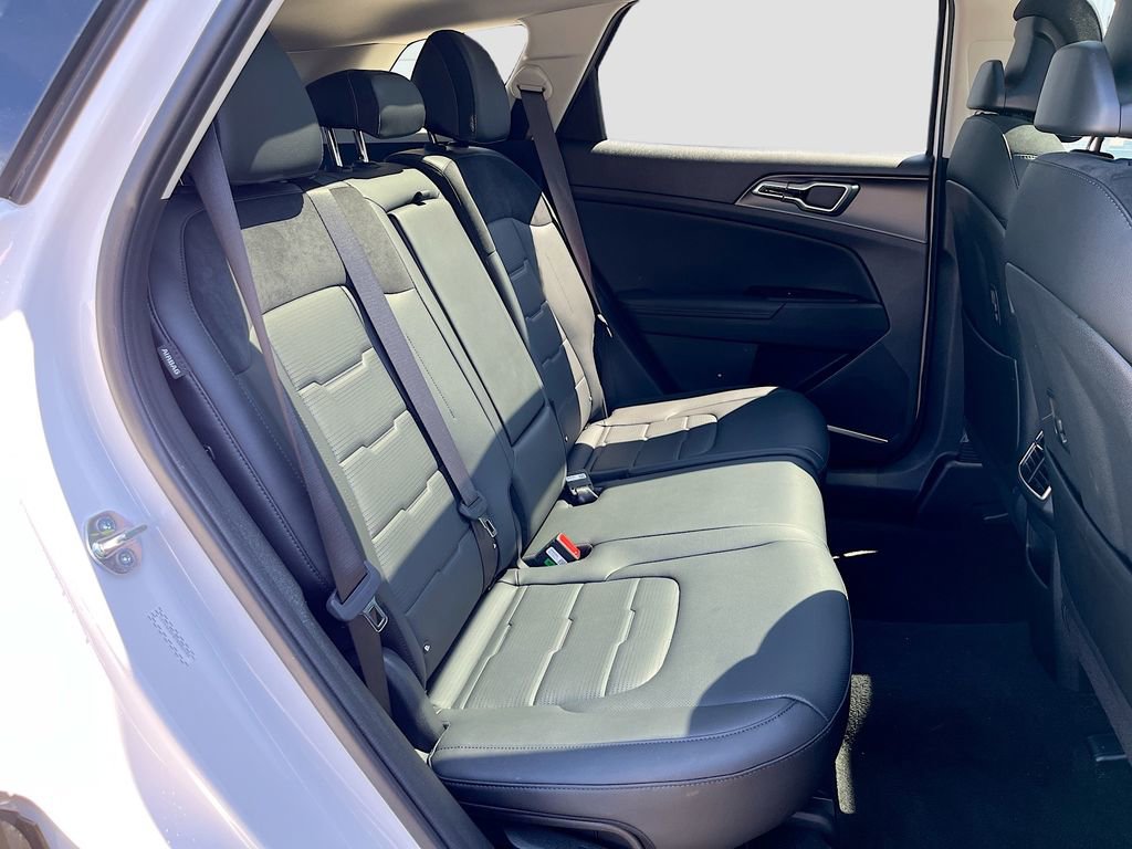 Certified 2026 Kia Sportage SX AWD/4WD image 35