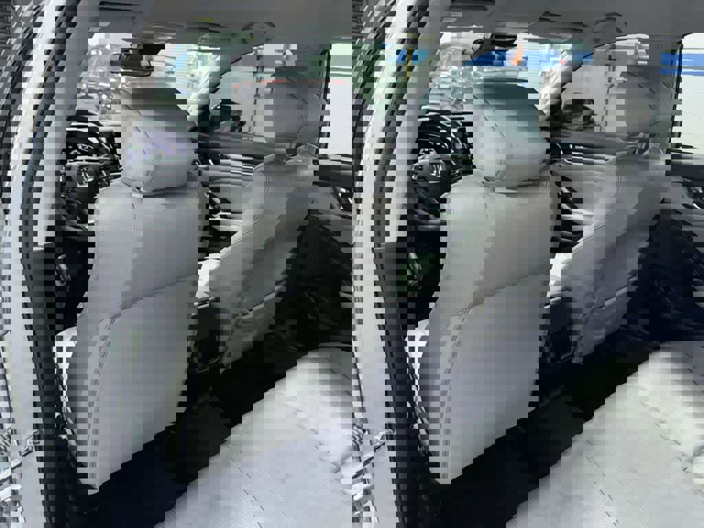 Used 2018 Honda Accord LX image 24