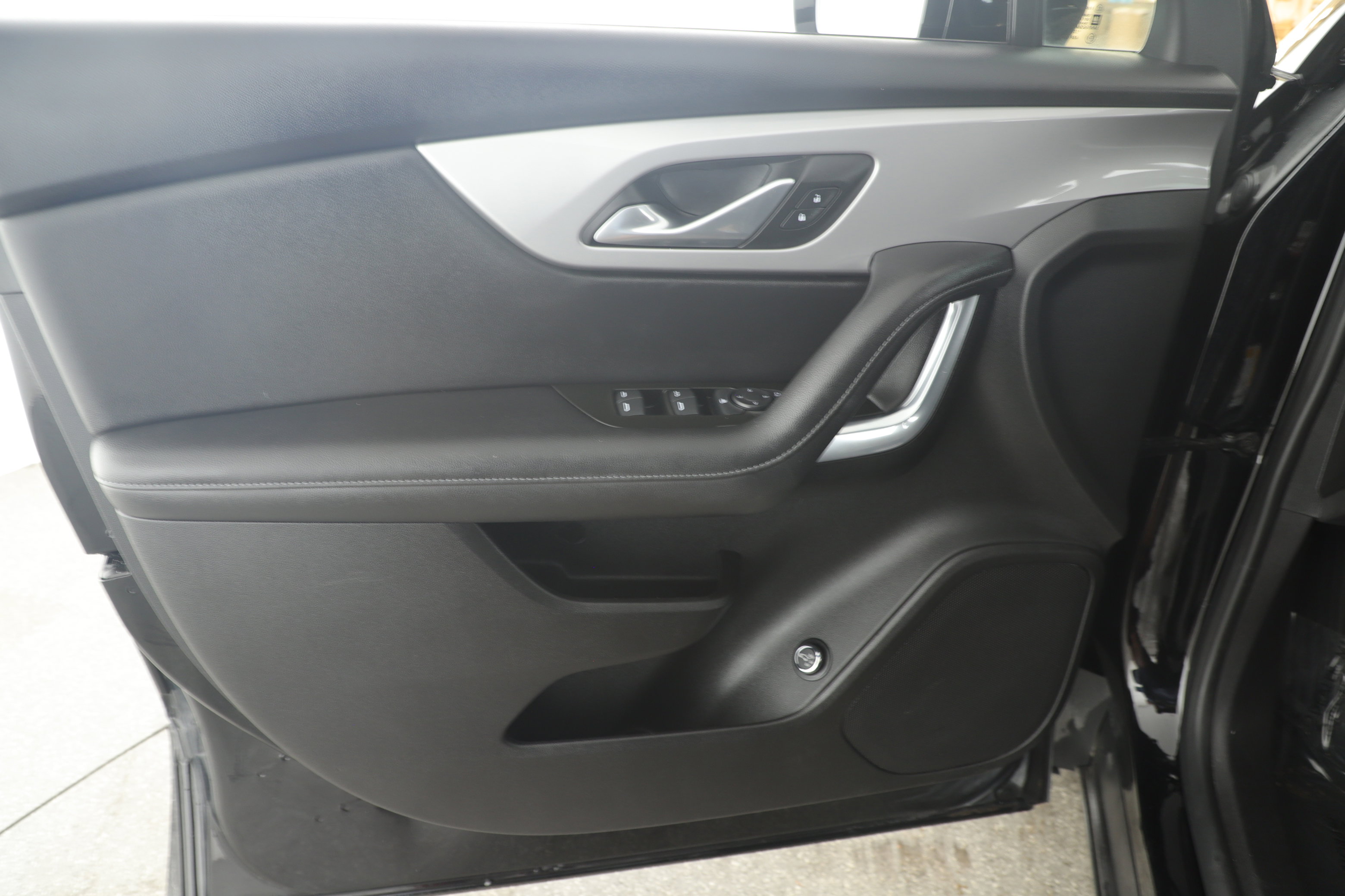 Used 2022 Chevrolet Blazer LT image 8