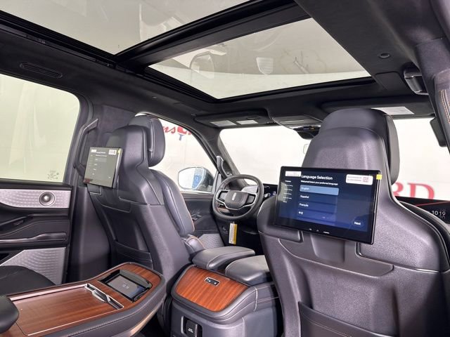 New 2025 Lincoln Navigator Black Label image 26