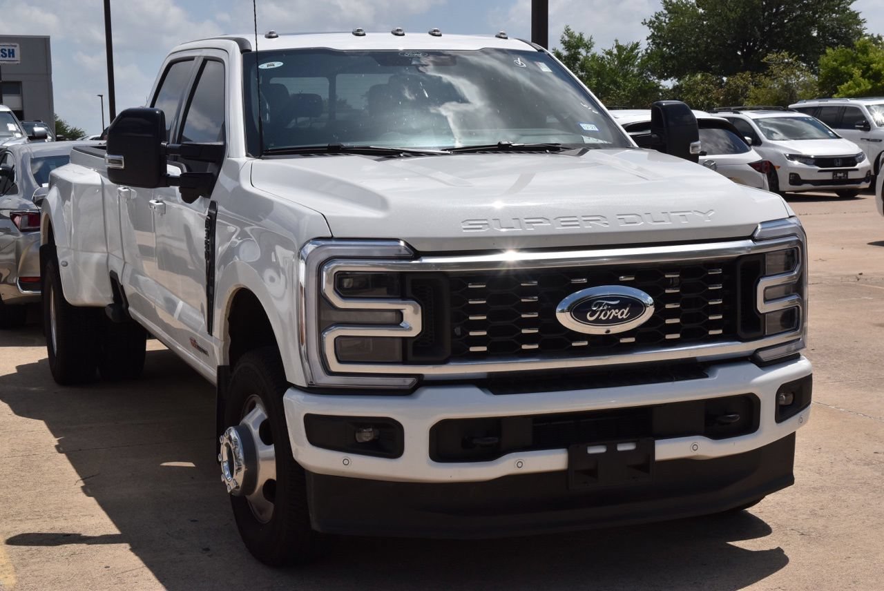 Used 2026 Ford F350 Platinum AWD/4WD image 4