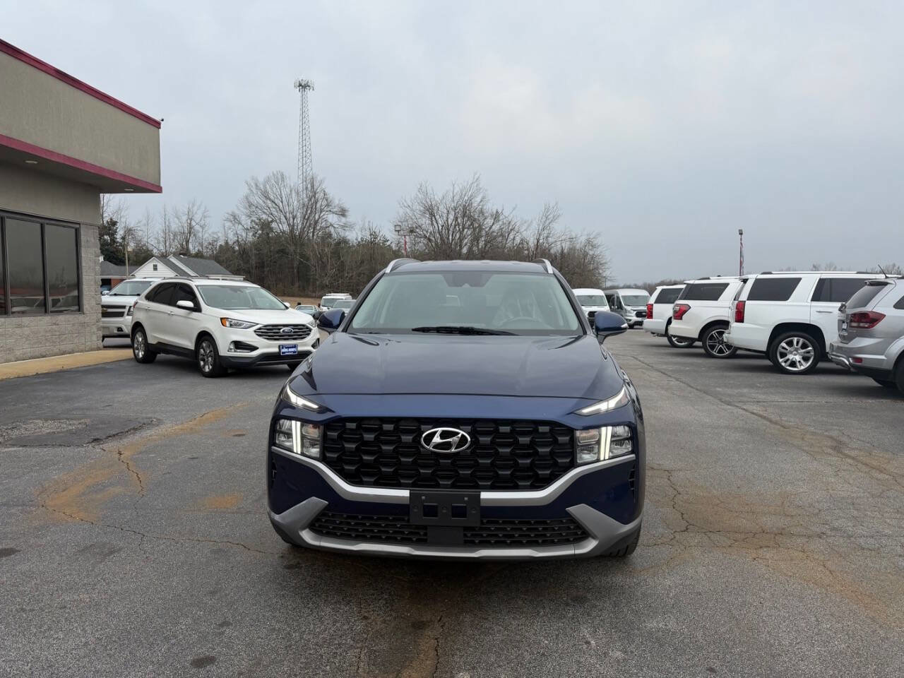 Used 2023 Hyundai Santa Fe SEL FWD image 3