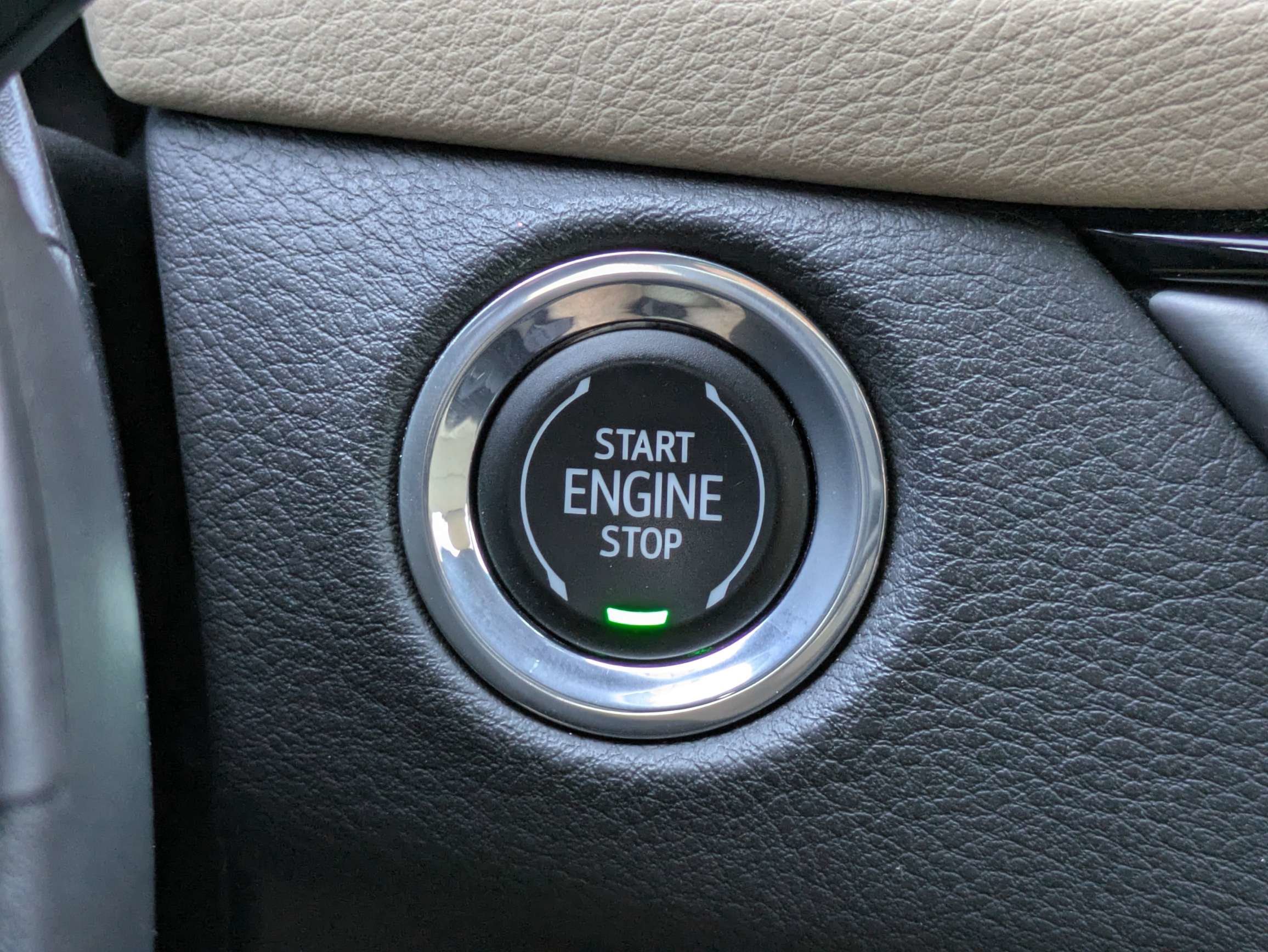 Used 2024 Cadillac XT4 Luxury w/ Cold Weather Package FWD image 26