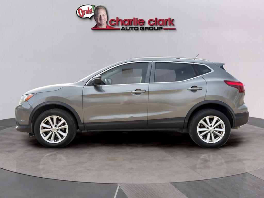Used 2018 Nissan Rogue Sport SV FWD image 2