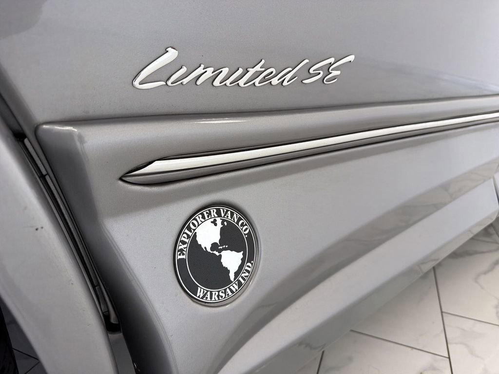 Used 2021 Chevrolet Express 2500 LS w/ Enhanced Convenience Package image 33