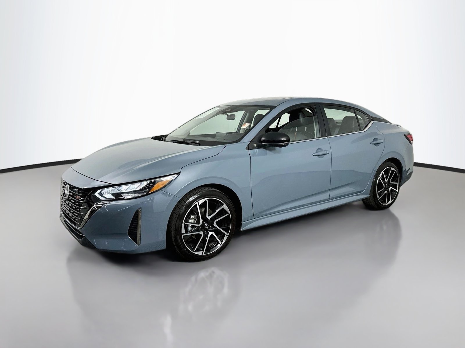 Used 2025 Nissan Sentra SR w/ SR Premium Package FWD image 4