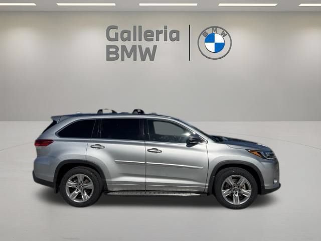 Used 2017 Toyota Highlander Limited FWD image 6