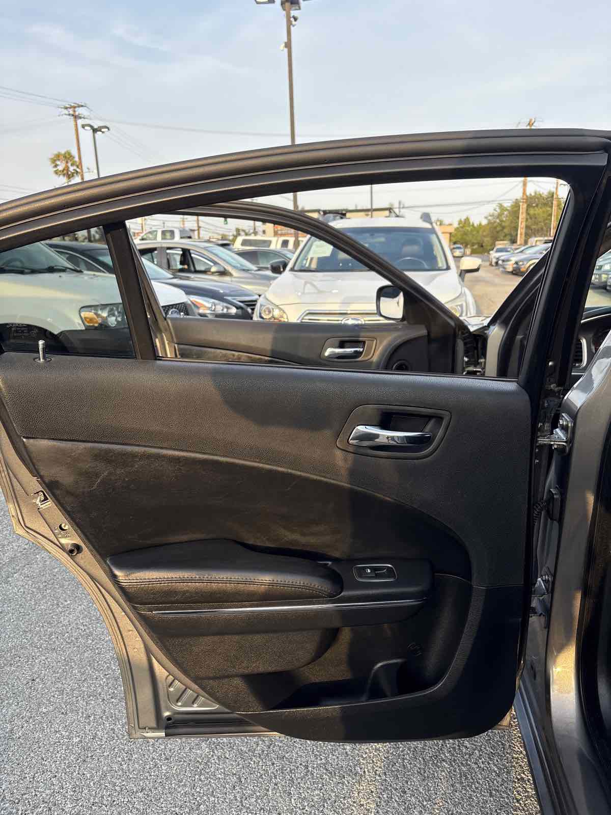 Used 2012 Dodge Charger SE RWD image 8