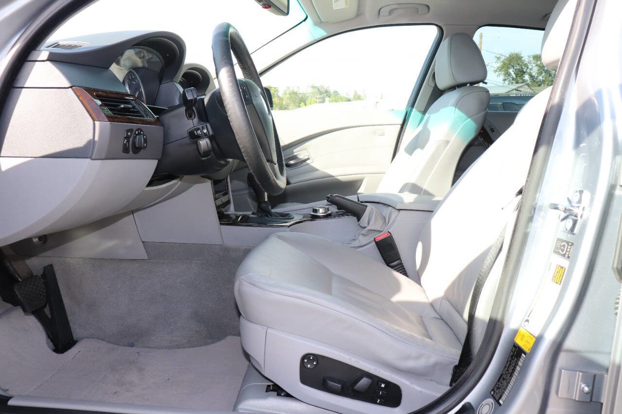 Used 2006 BMW 525xi Sedan image 11