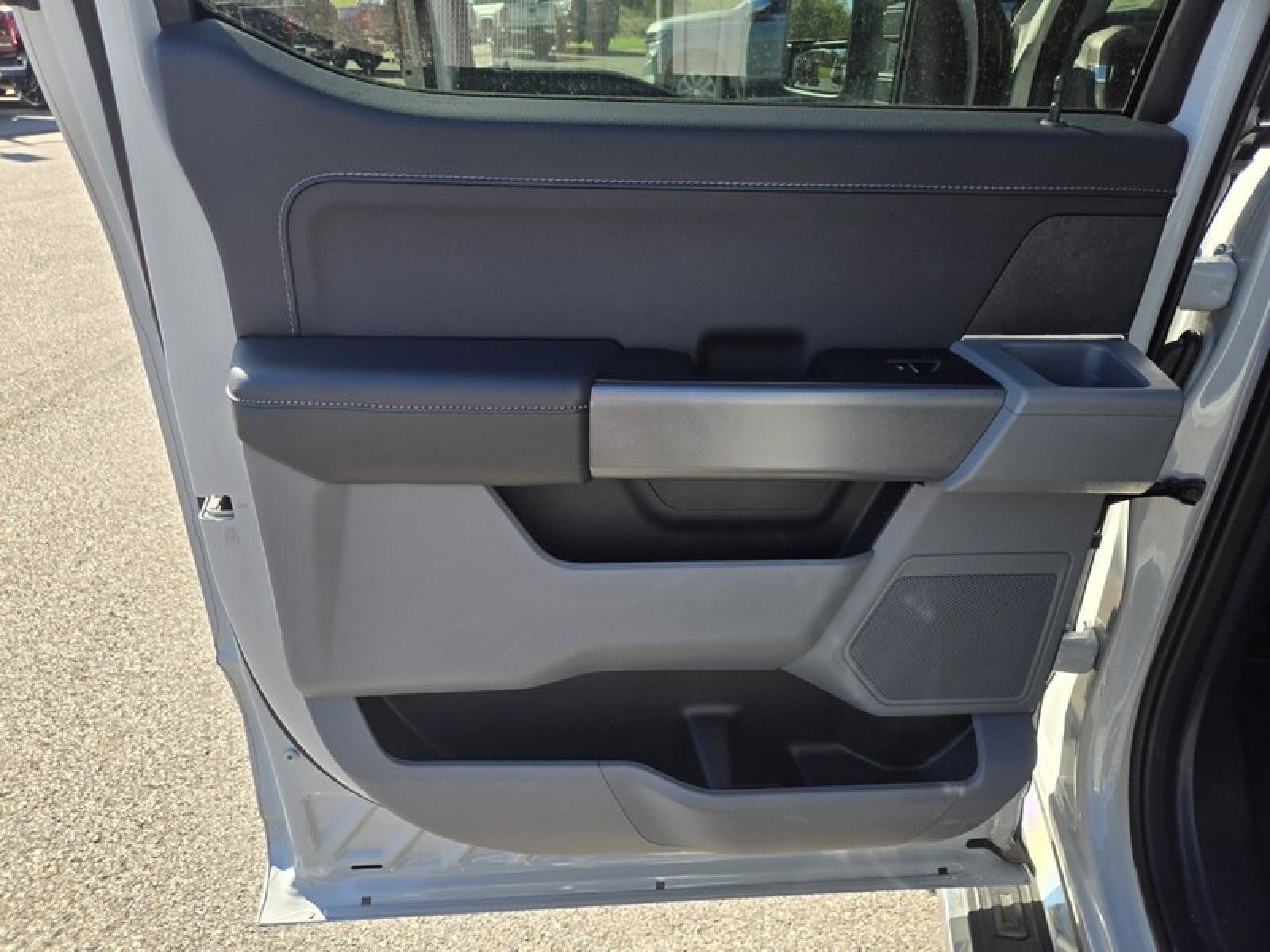 Used 2024 Ford F150 XLT w/ Mobile Office Package image 26