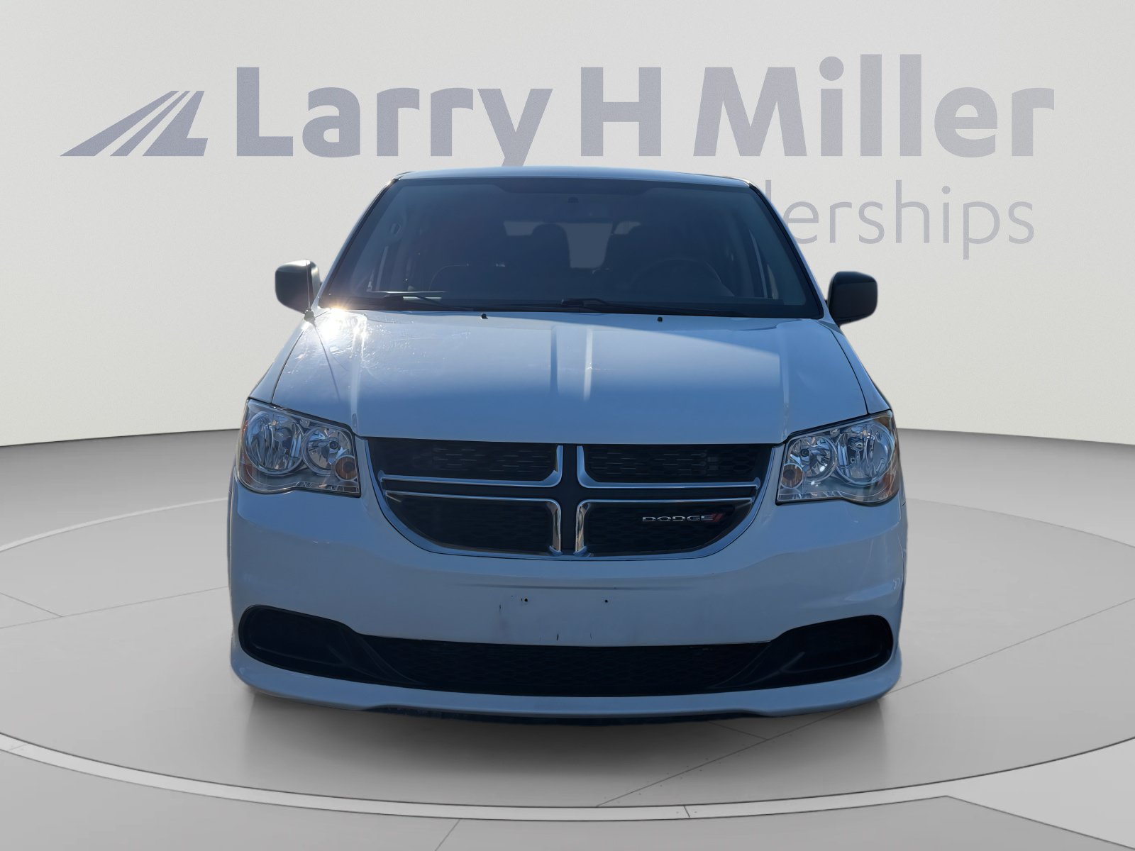 Used 2018 Dodge Grand Caravan SE w/ UConnect Hands-Free Group FWD image 8