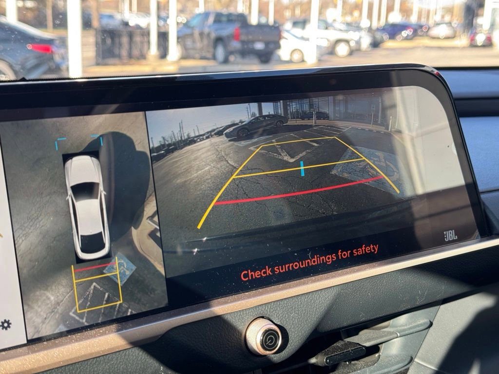 Used 2023 Toyota Crown Platinum image 38