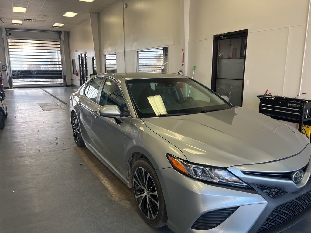 Used 2018 Toyota Camry SE image 7
