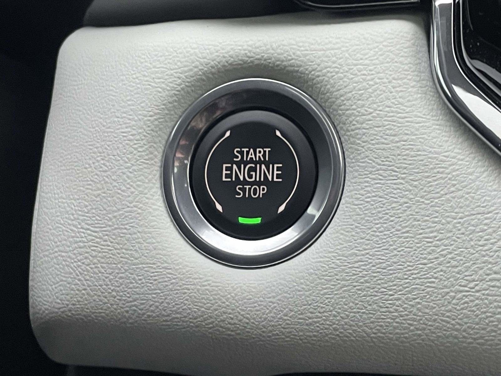 Used 2025 GMC Canyon AT4 w/ AT4X Package image 9