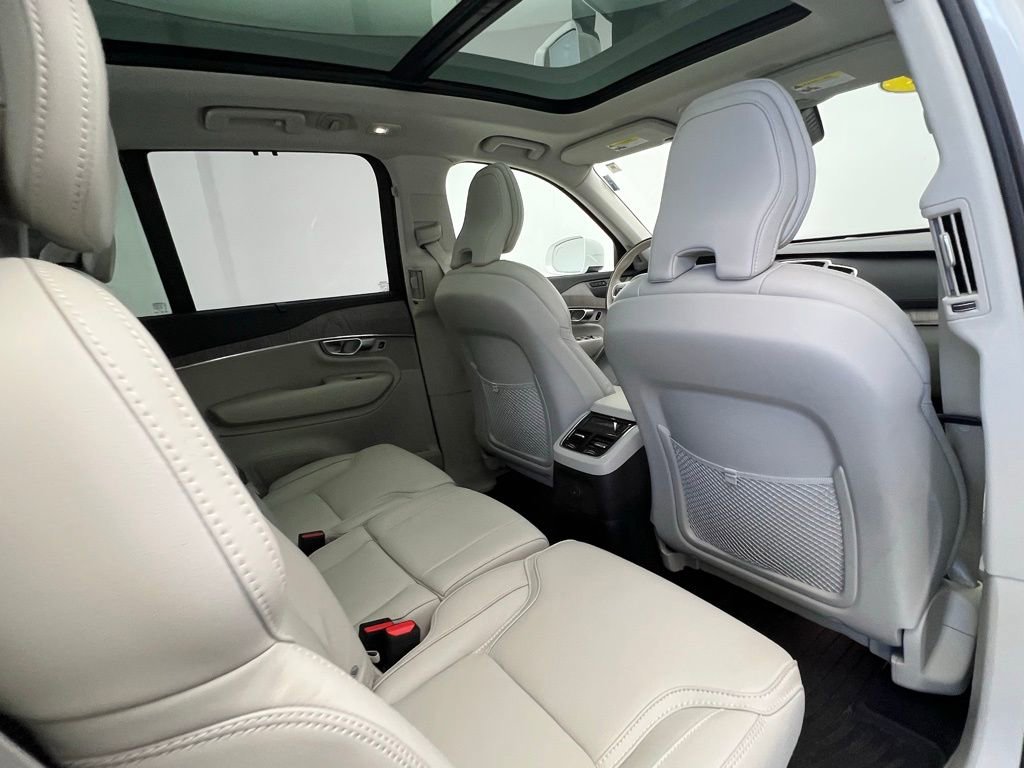 Used 2024 Volvo XC90 T8 Ultimate w/ Protection Package Premier AWD/4WD image 8