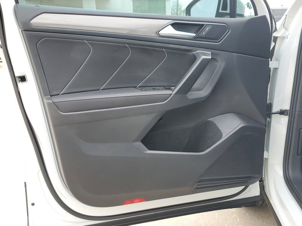 Used 2023 Volkswagen Tiguan SE image 18