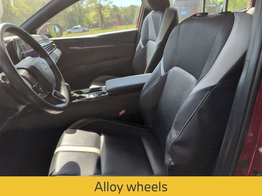 Used 2025 Toyota Camry SE image 16