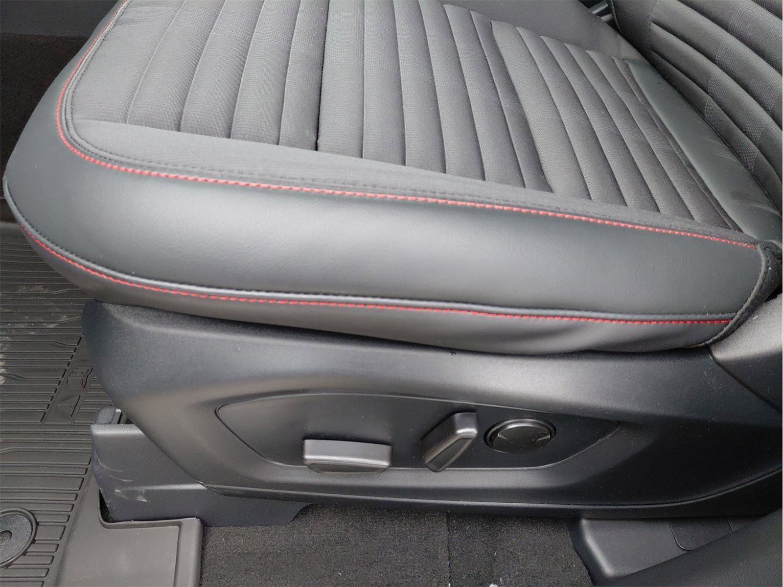 New 2026 Ford Explorer ST-Line w/ ST-Line Street Pack image 29