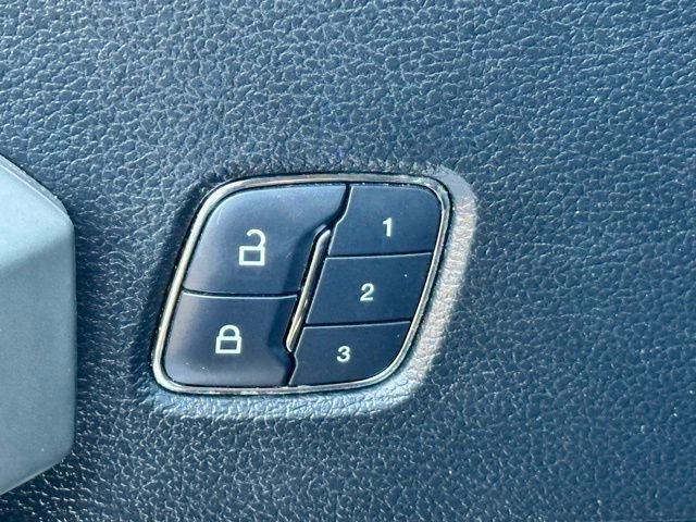 Used 2018 Ford F150 Lariat w/ FX4 Off-Road Package image 15