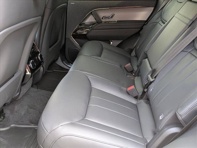 New 2027 Land Rover Range Rover Sport SE AWD/4WD image 17