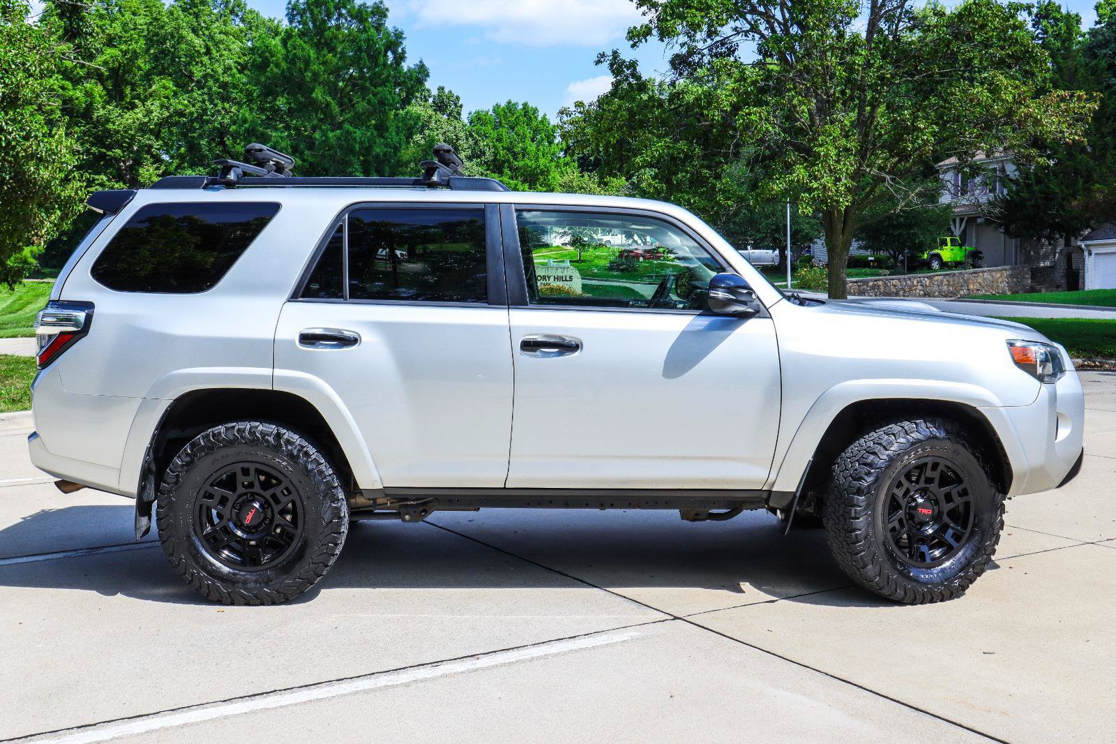 Used 2020 Toyota 4Runner Venture w/ Moonroof Package AWD/4WD image 6
