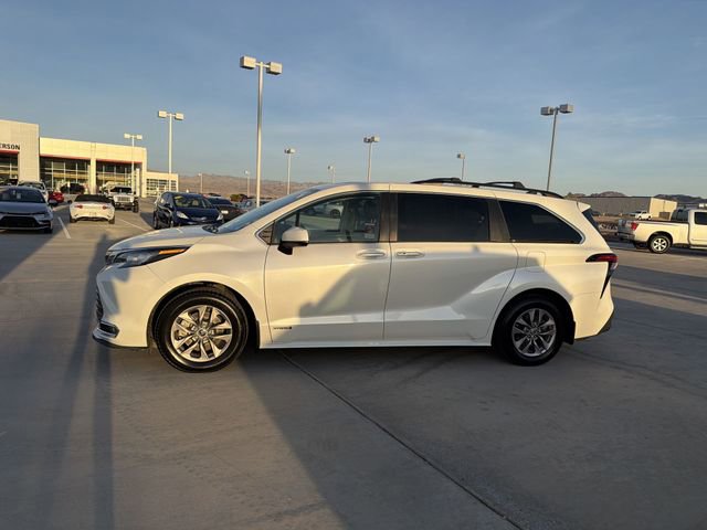 Used 2021 Toyota Sienna XLE w/ XLE Plus Package image 8