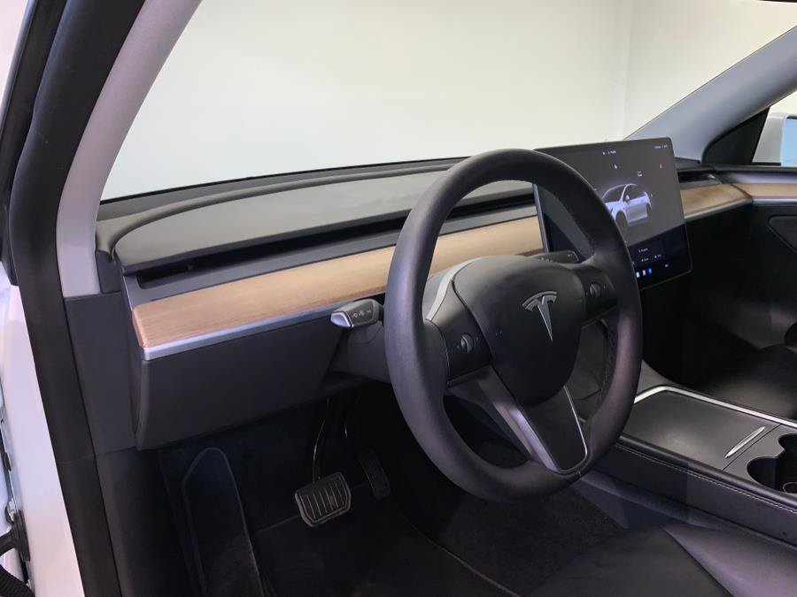 Used 2022 Tesla Model Y Long Range AWD/4WD image 9
