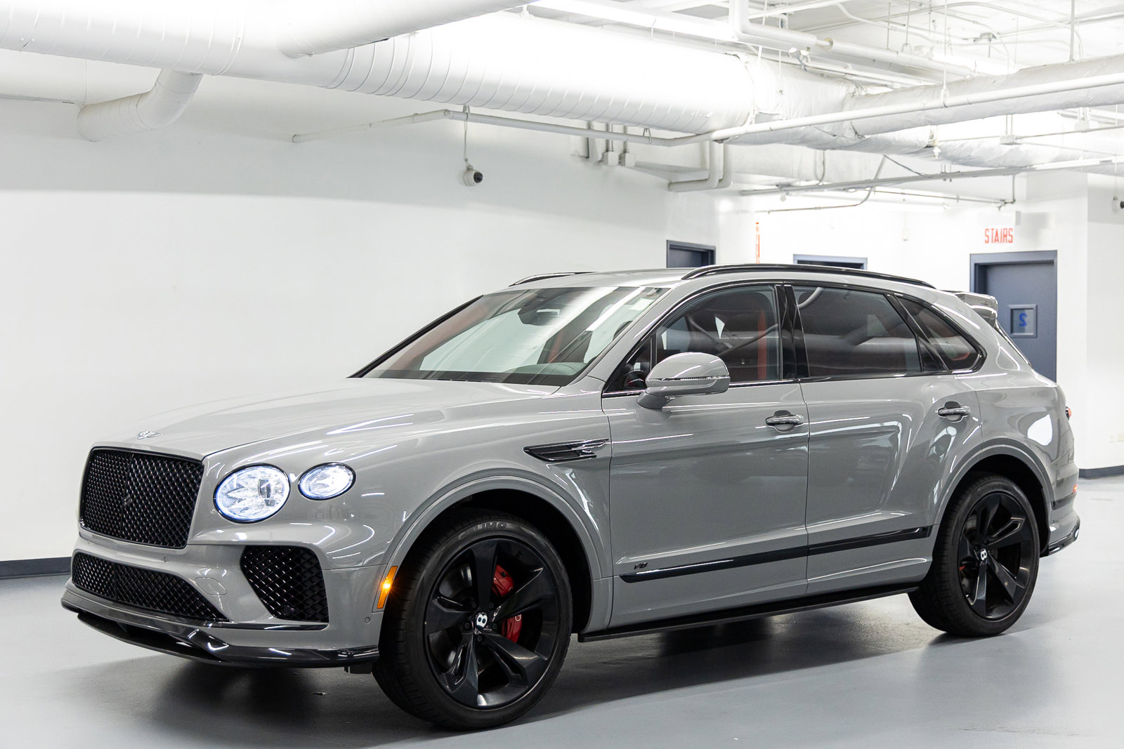 Used 2022 Bentley Bentayga image 1