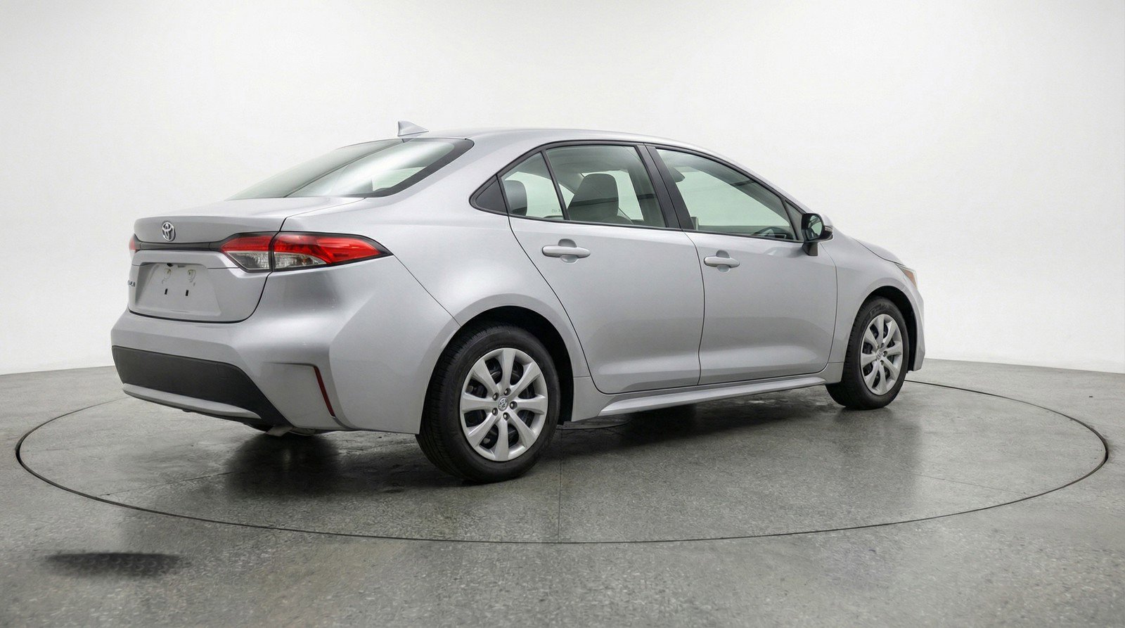 Used 2025 Toyota Corolla LE image 9
