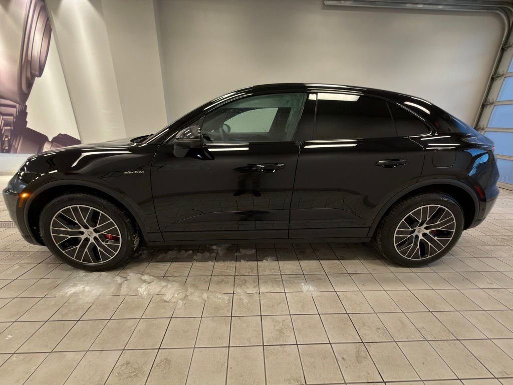 New 2025 Porsche Macan 4S Electric image 2