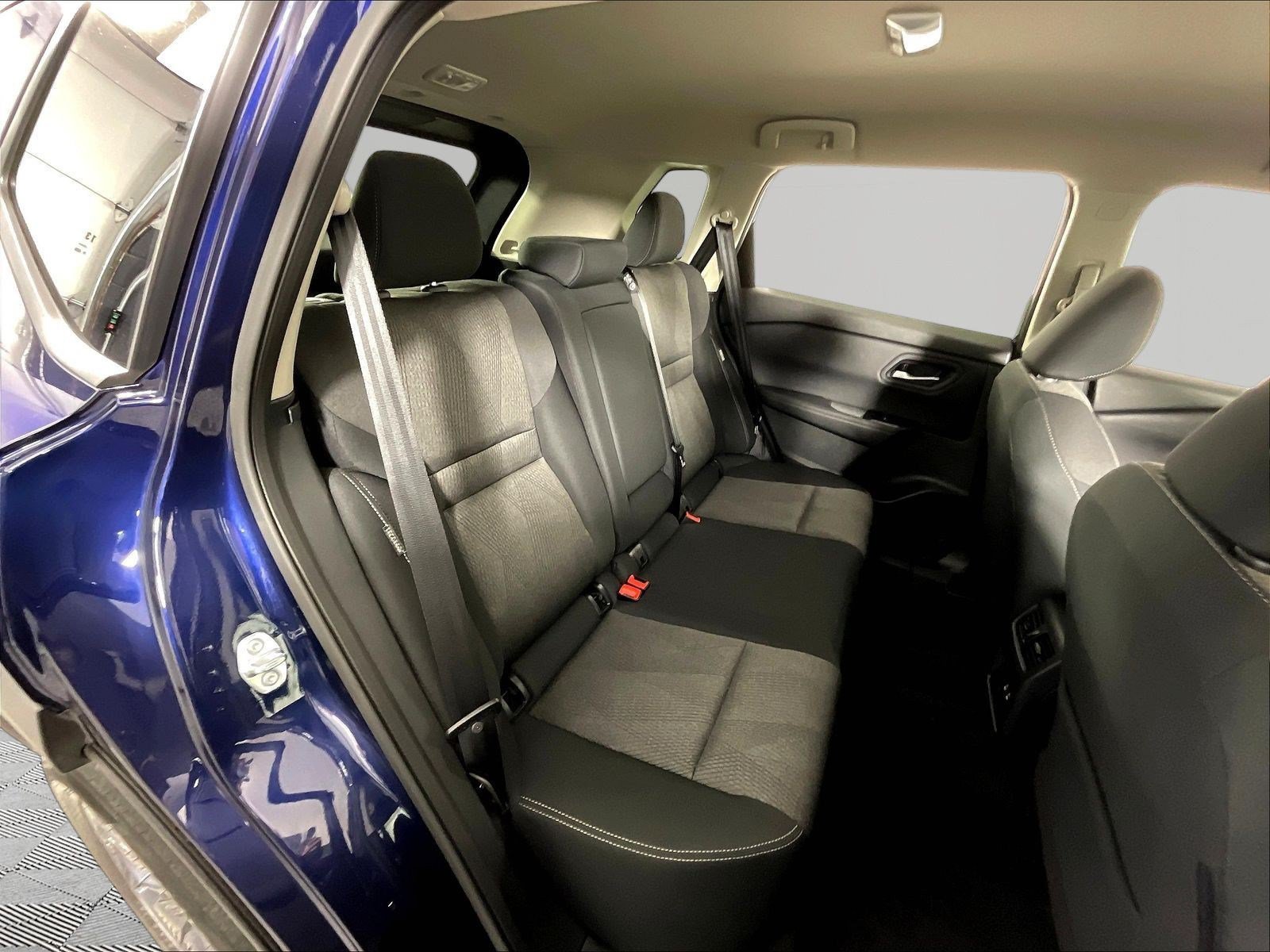 Certified 2026 Nissan Rogue SV FWD image 24