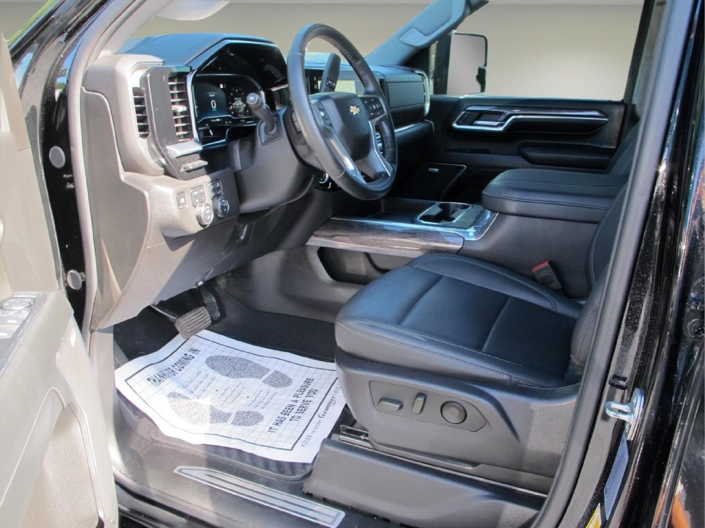 Used 2024 Chevrolet Silverado 2500 LTZ w/ LTZ Plus Package AWD/4WD image 11