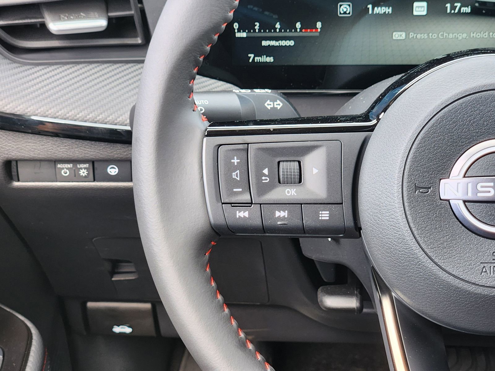 New 2026 Nissan Kicks SR w/ Illumination Package image 24