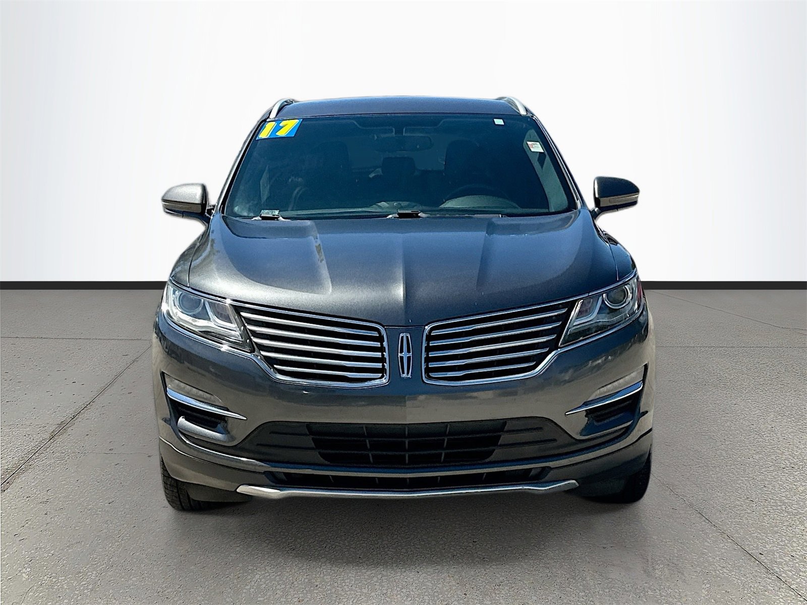 Used 2017 Lincoln MKC Select image 2