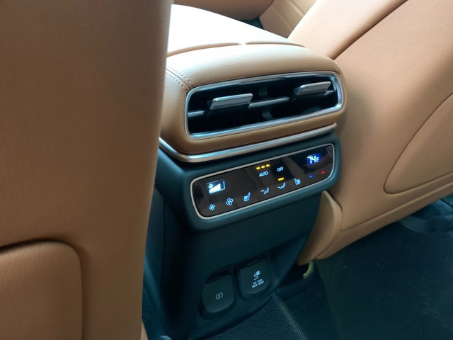 Used 2025 Genesis GV80 2.5T Prestige image 18