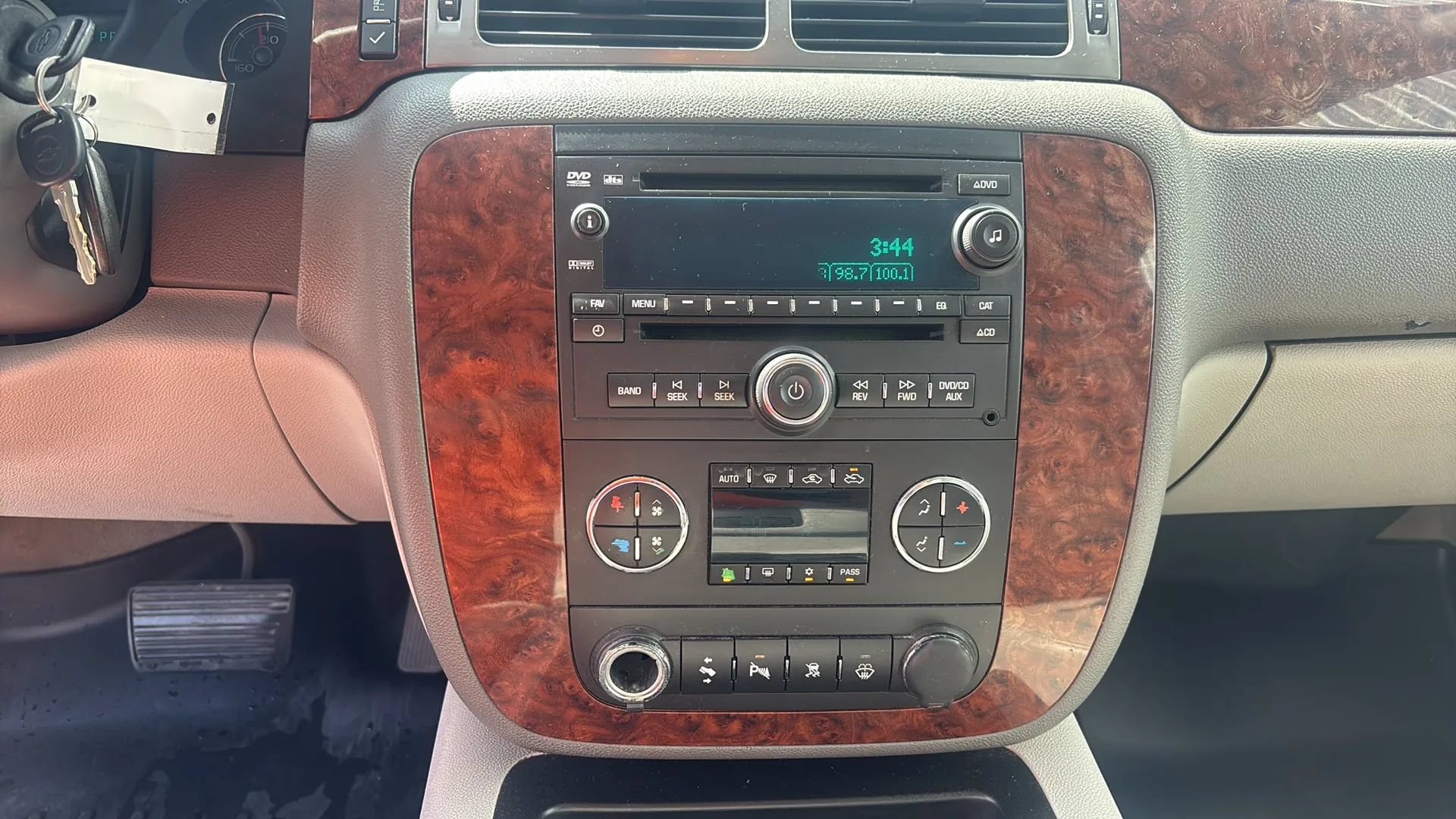 Used 2007 Chevrolet Avalanche LTZ w/ LTZ Preferred Equipment Group AWD/4WD image 26