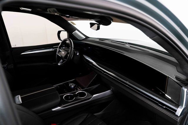 Used 2025 Cadillac Escalade V w/ LPO, Floor Liner Package image 28