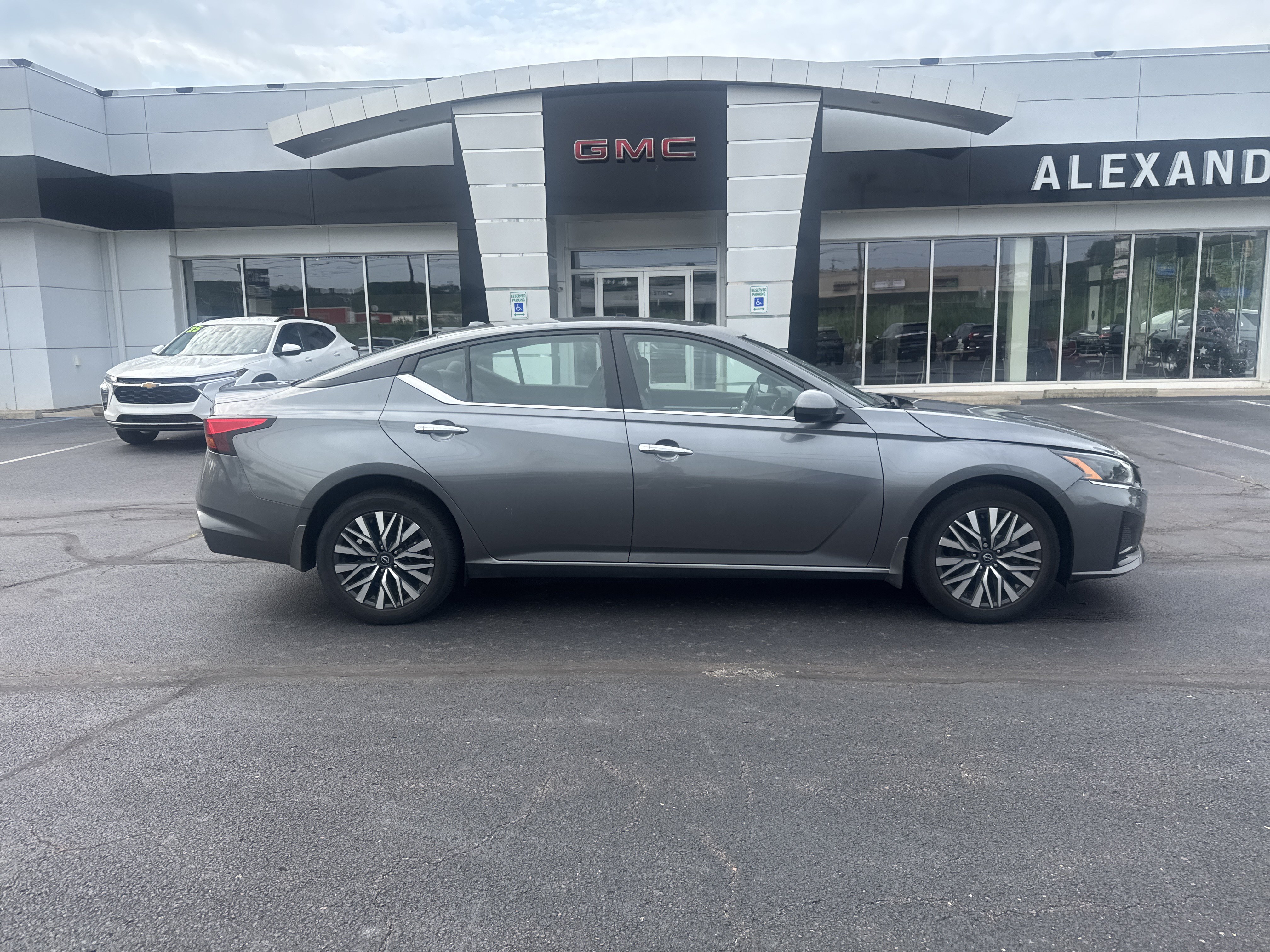 Used 2023 Nissan Altima 2.5 SV w/ SV Premium Package AWD/4WD video 2
