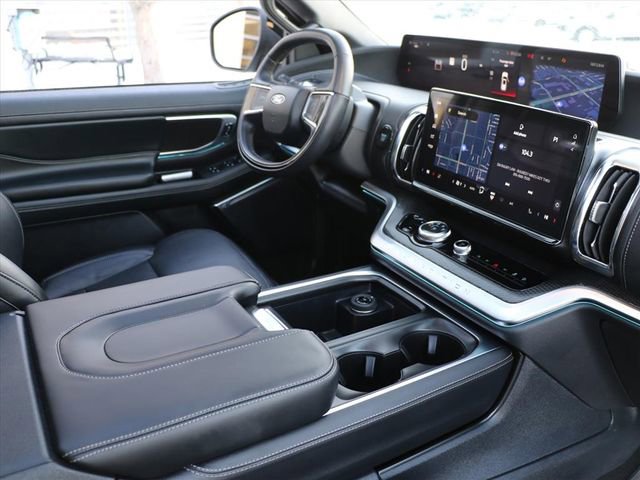 Used 2025 Ford Expedition Max Platinum w/ Stealth Appearance Package image 12