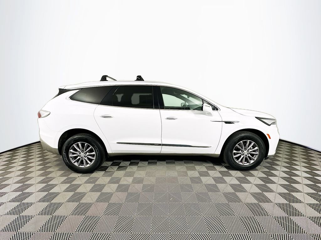 Used 2022 Buick Enclave Essence image 11