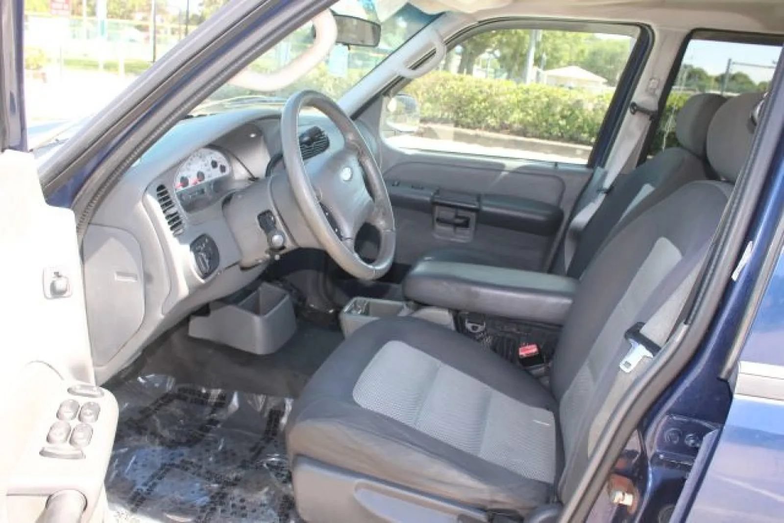 Used 2005 Ford Explorer Sport Trac XLT RWD image 12