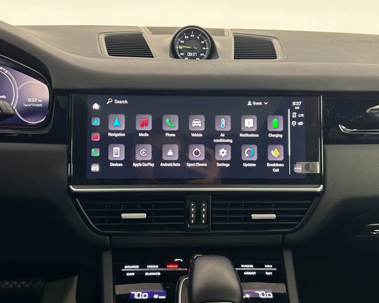 Used 2023 Porsche Cayenne Coupe image 19