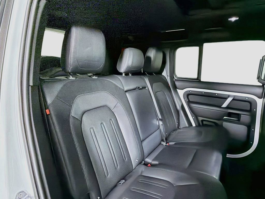 Used 2022 Land Rover Defender 110 X-Dynamic HSE AWD/4WD image 28