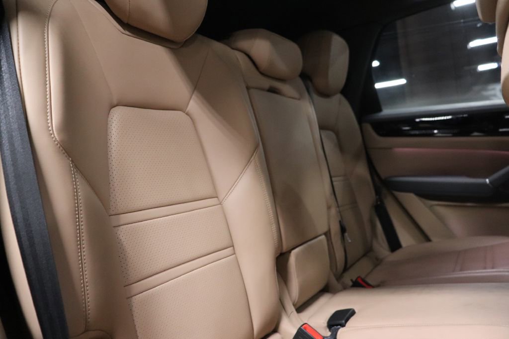 Used 2019 Porsche Cayenne S w/ Premium Plus Package image 21