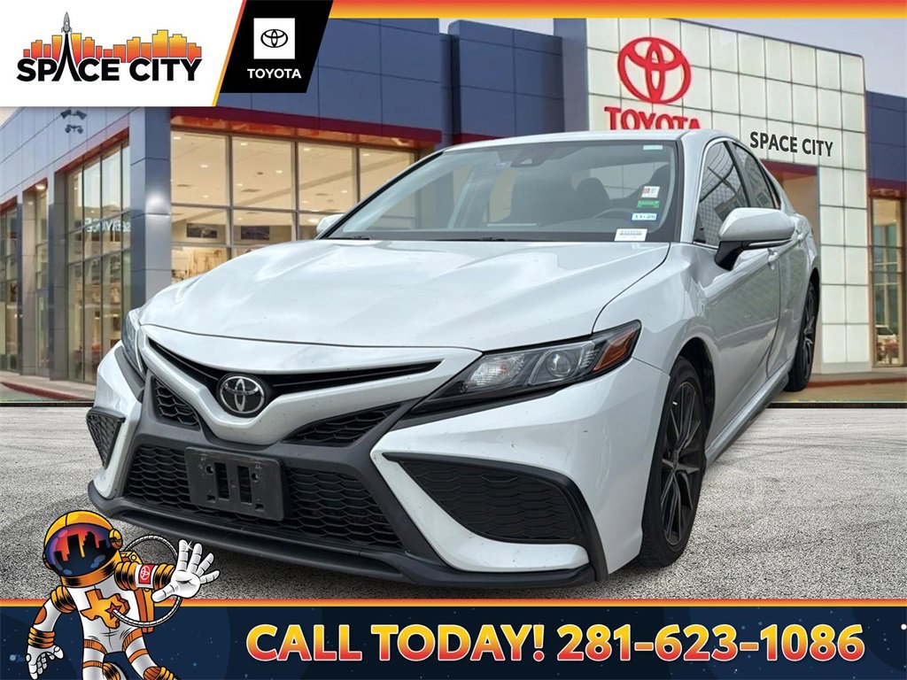 Used 2022 Toyota Camry SE