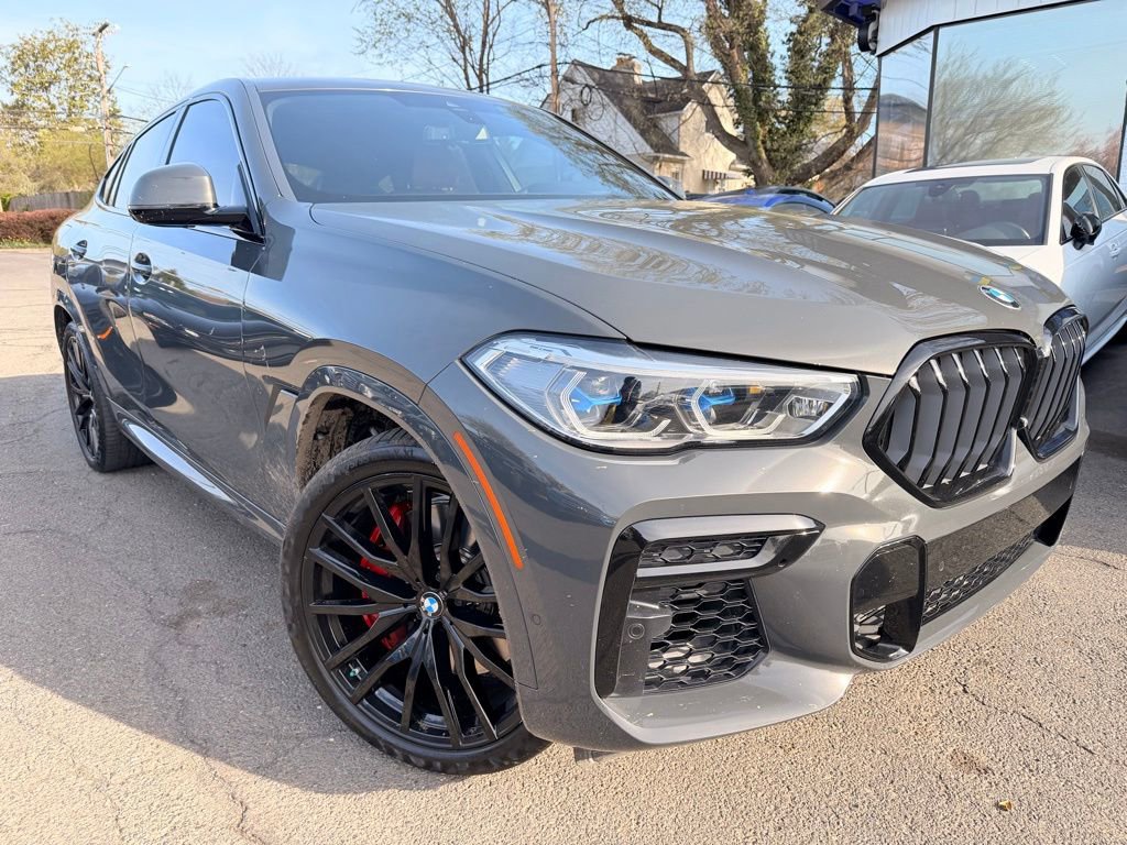 Used 2022 BMW X6 M50i w/ Executive Package image 2