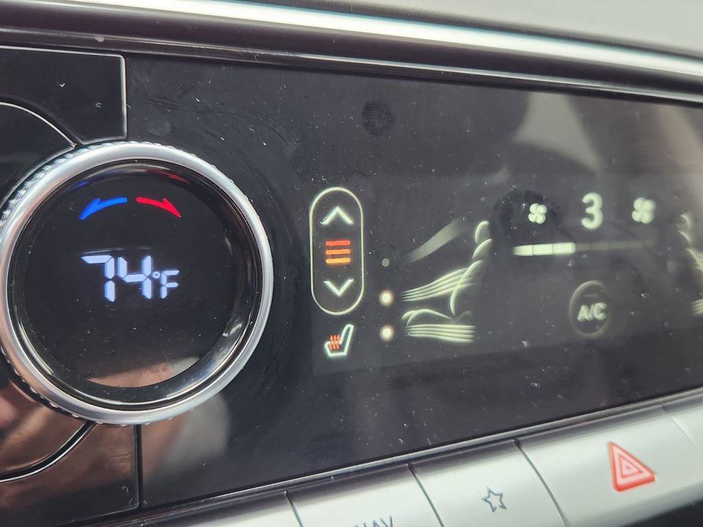 Used 2025 Genesis GV70 2.5T image 26